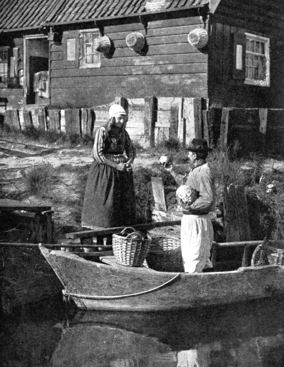 Gemüsehändler bringt Waren per Boot, Marken, Holland, 1936 von Donald McLeish