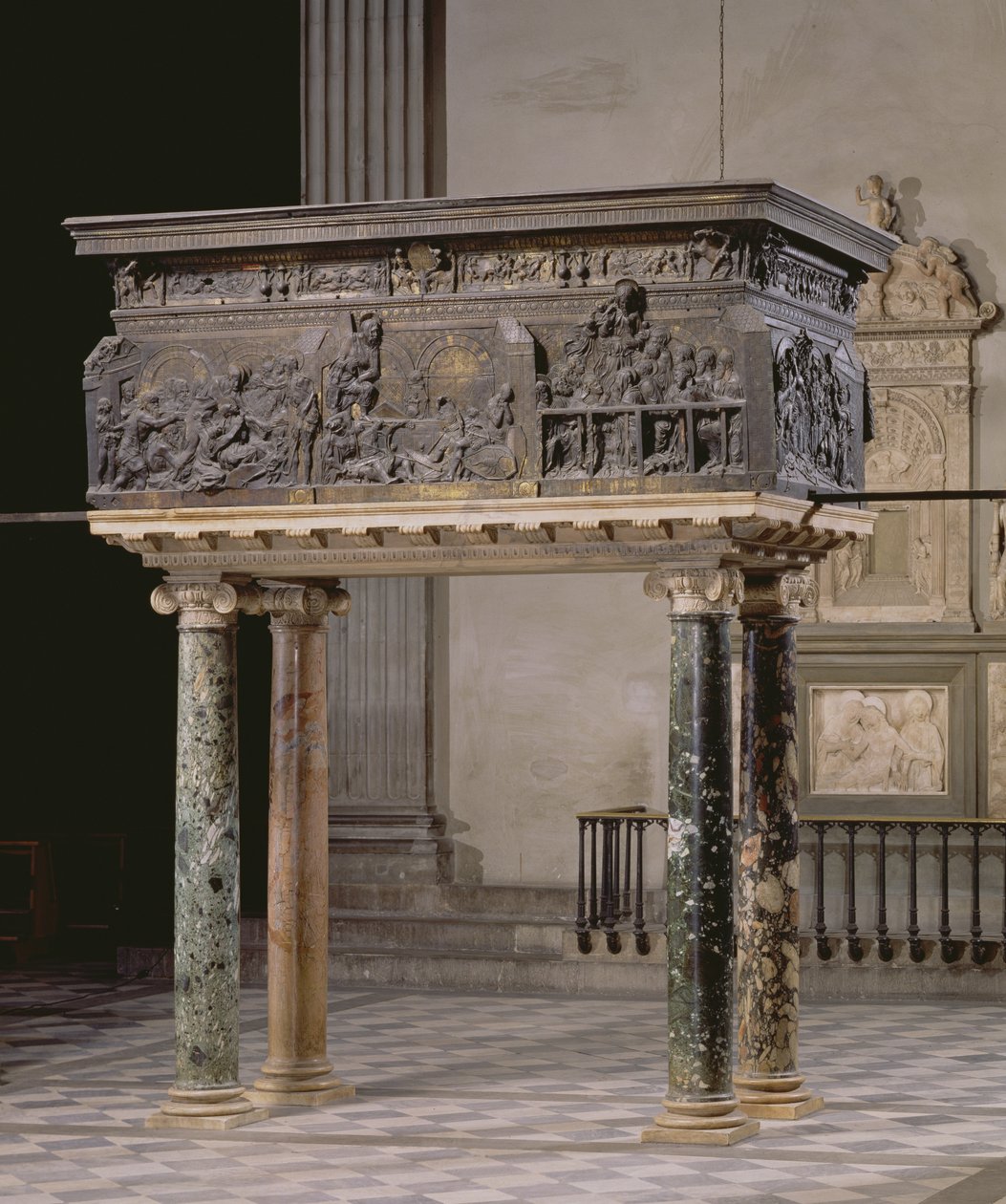 Kanzel von der Südseite des Kirchenschiffs, 1460 (Bronze) von Donatello