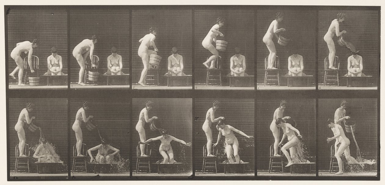 Tafel 406. Zwei Modelle, 8 gießen einen Eimer Wasser über 1 von Eadweard Muybridge