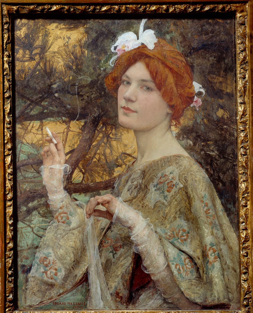 Junge Rothaarige Frau mit Zigarette und Orchidee im Haar von Edgar Maxence