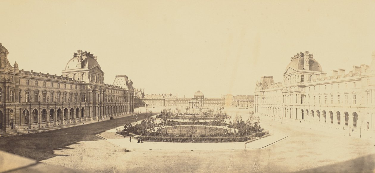 [Blick über den Cour Napoléon in Richtung der Tuilerien, Louvre, Paris] von Édouard Baldus