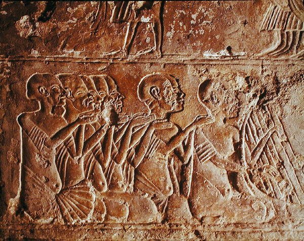 Relief, das blinde Sänger und einen Harfenspieler zeigt, aus dem Grab von Meryre, Neues Reich von Egyptian 18th Dynasty
