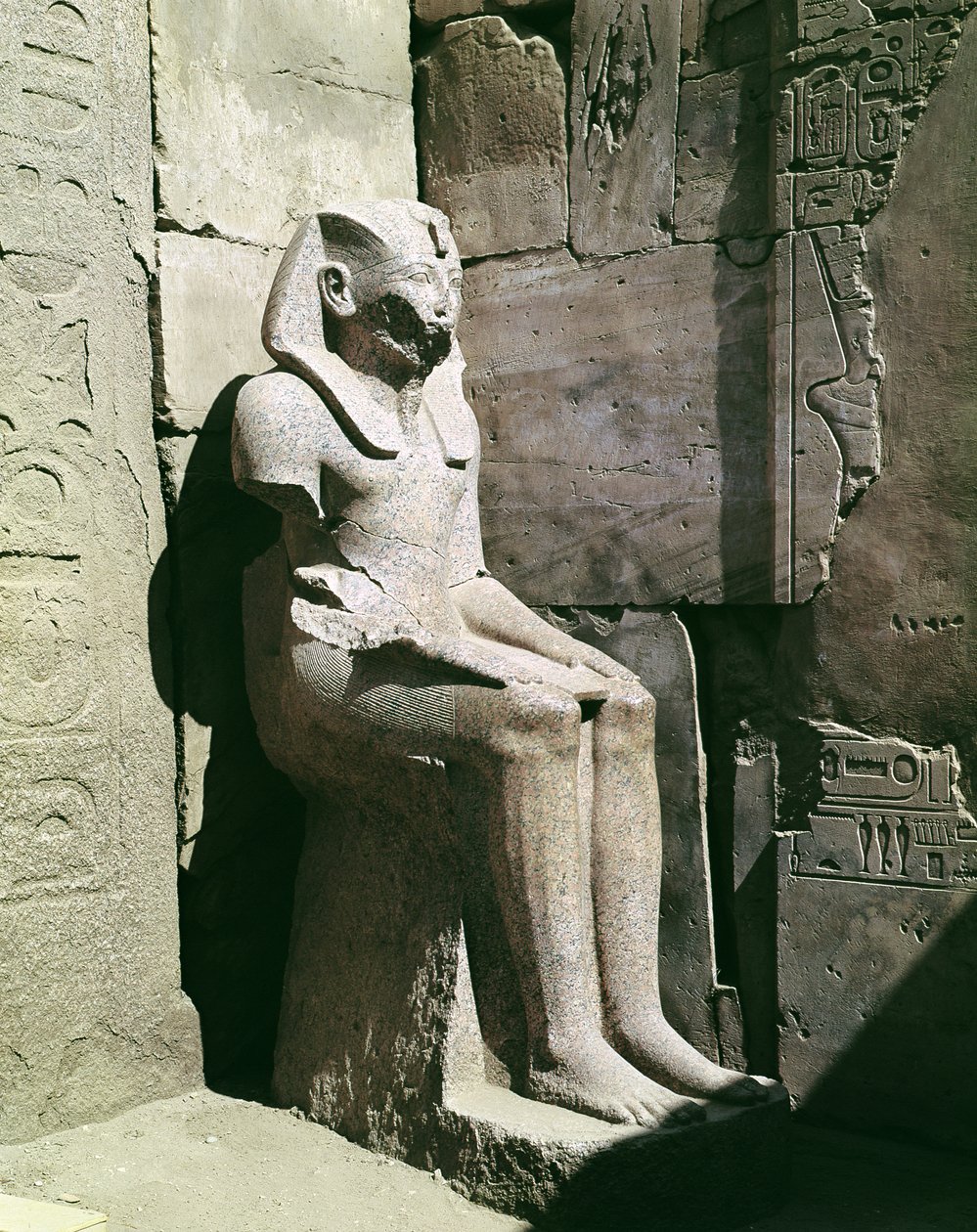Statue von Thutmosis III (ca. 1490-39 v. Chr.) Neues Reich von Egyptian 18th Dynasty