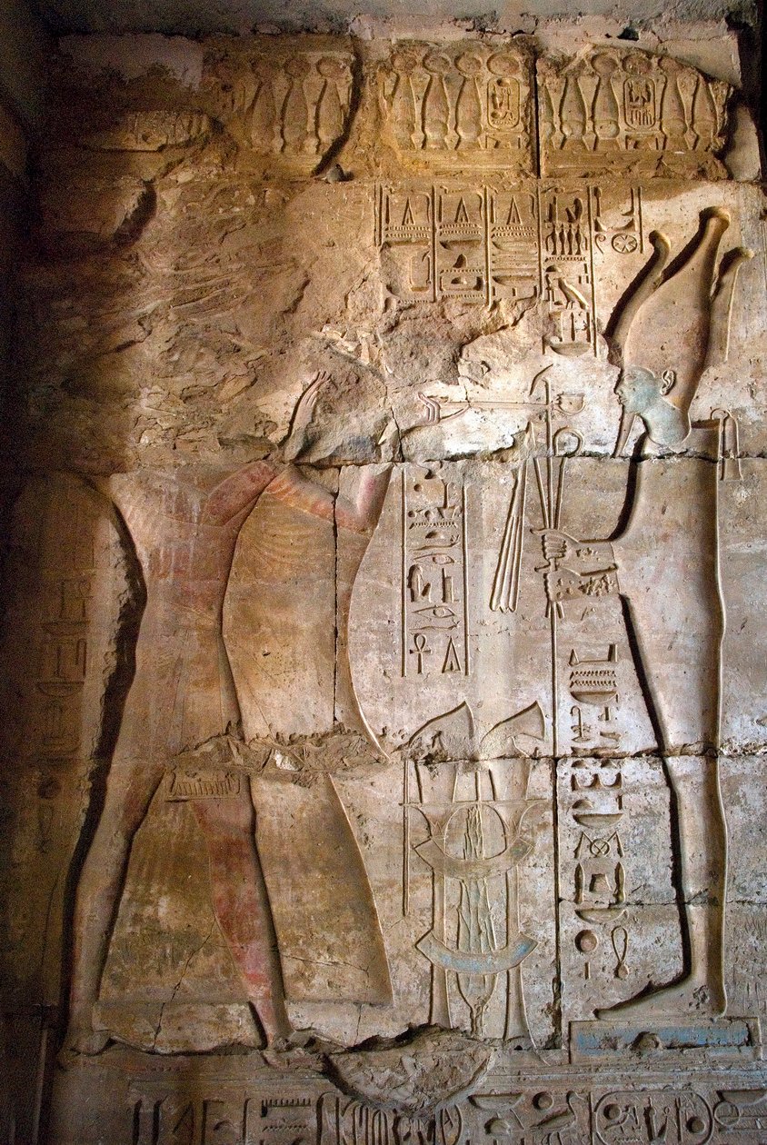 Alte ägyptische Kunst: Flachrelief des Portikus des Tempels von Sethos I. (Sety oder Seti I) von Egyptian 19th Dynasty