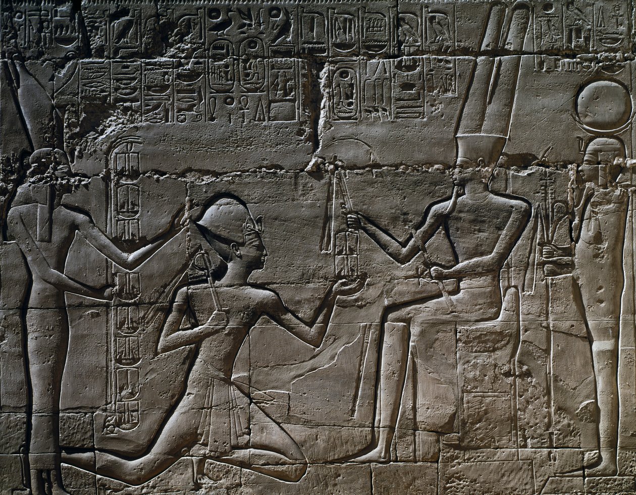 Ramses II. vor Amun-Ra, Relief, Große Hypostylhalle, Tempel des Amun, Karnak-Tempelkomplex (Unesco-Welterbeliste) von Egyptian 19th Dynasty