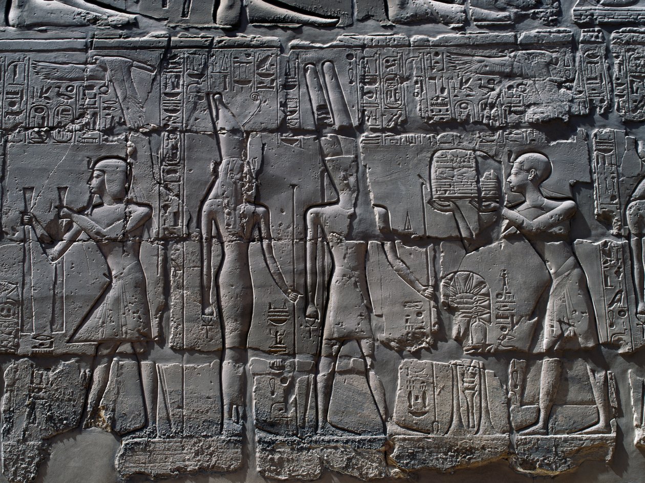 Szenen der Opfergaben an die Götter, Relief, Innenwände der Großen Hypostylhalle, Karnak-Tempelkomplex (Unesco-Welterbeliste) von Egyptian 19th Dynasty