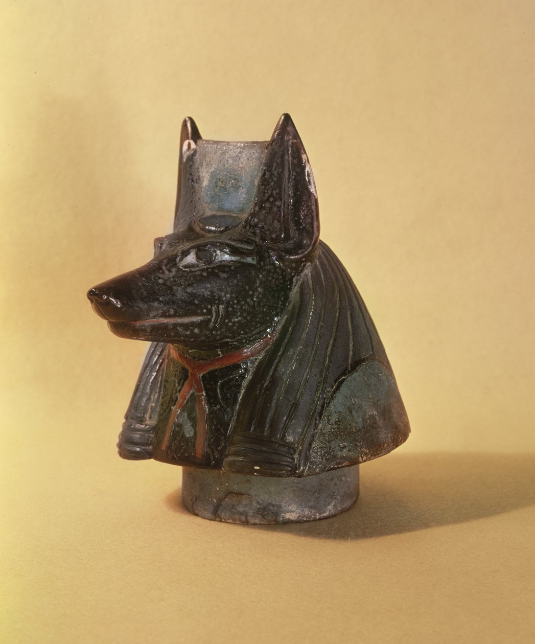 Stopfen aus einem Kanopengefäß in Form des Kopfes von Duamutef, Neues Reich von Egyptian 19th Dynasty