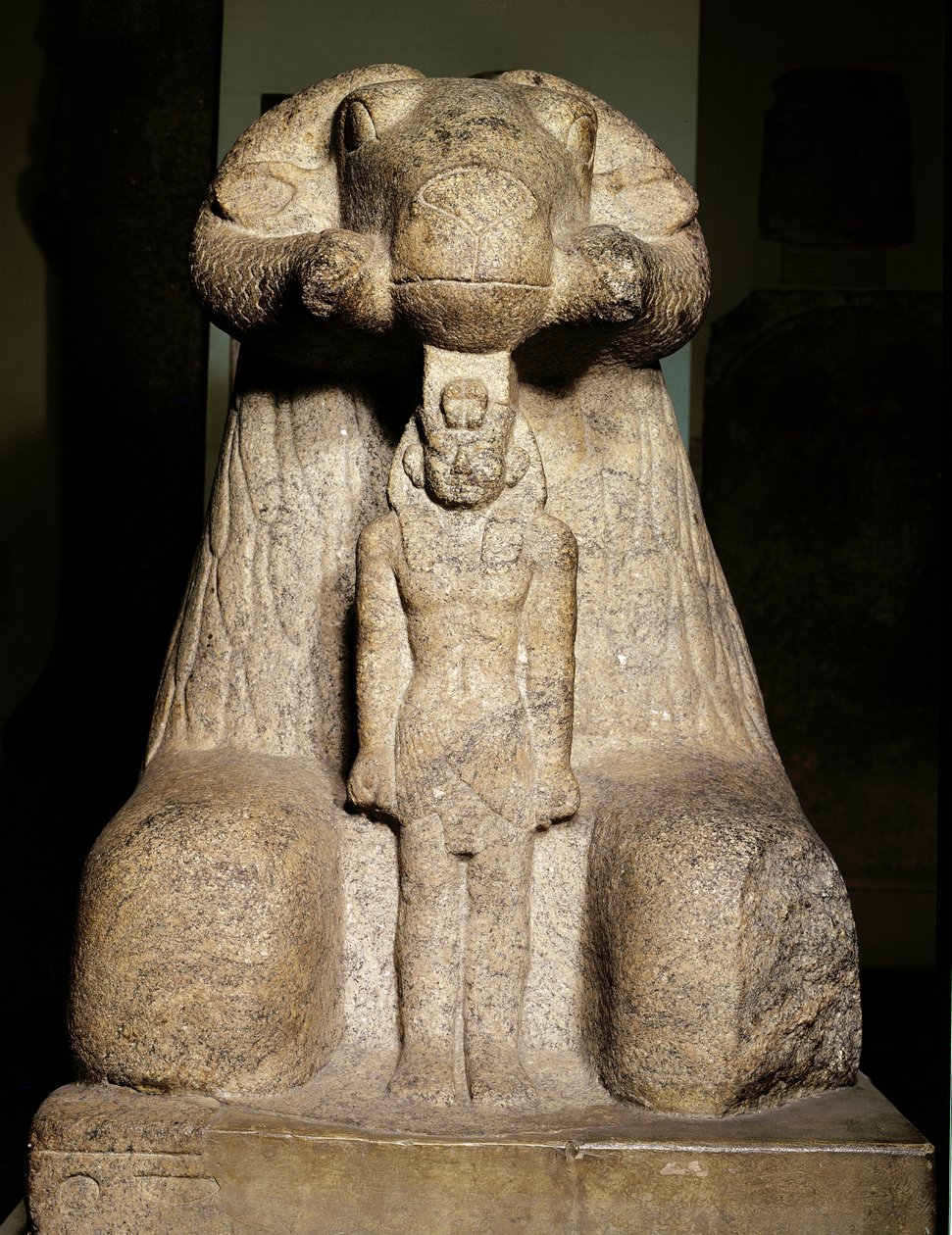 Statue von Amun in Form eines Widders, der König Taharqa schützt, 690-664 v. Chr. von Egyptian 25th Dynasty