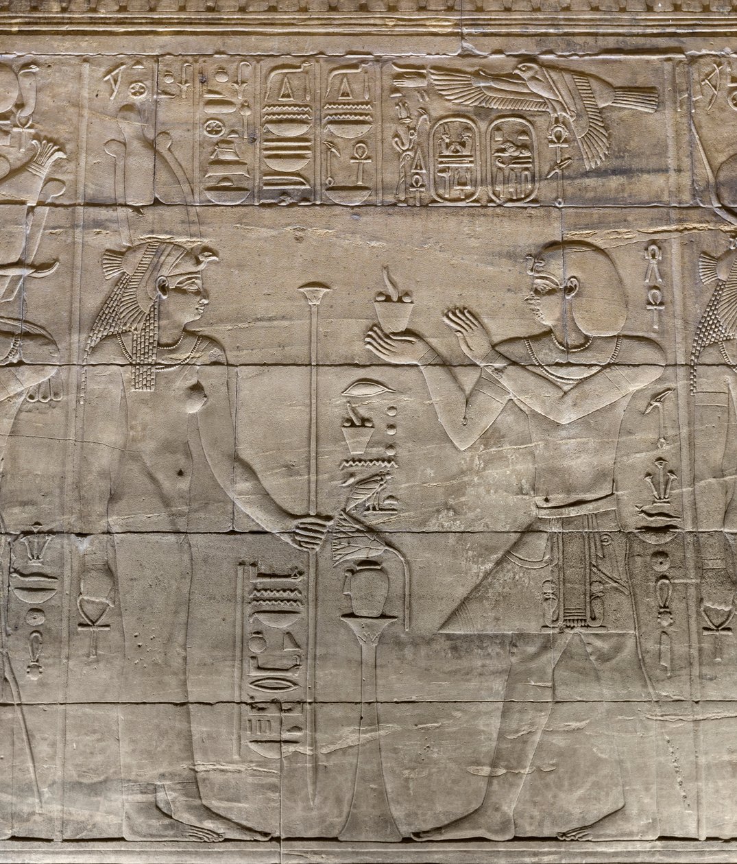 Reliefs im inneren Heiligtum, Philae-Tempel, Assuan, Ägypten von Egyptian 30th Dynasty