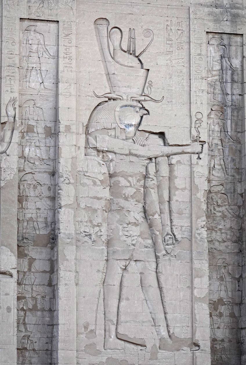 Horus, Pschent-Kopfschmuck, Horustempel, Edfu von Egyptian Egyptian