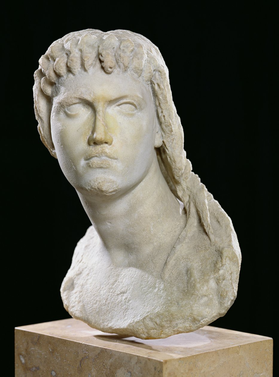 Büste von Kleopatra II (172-116 v. Chr.) oder ihrer Tochter Kleopatra III (141-101 v. Chr.) von Egyptian Ptolemaic Period