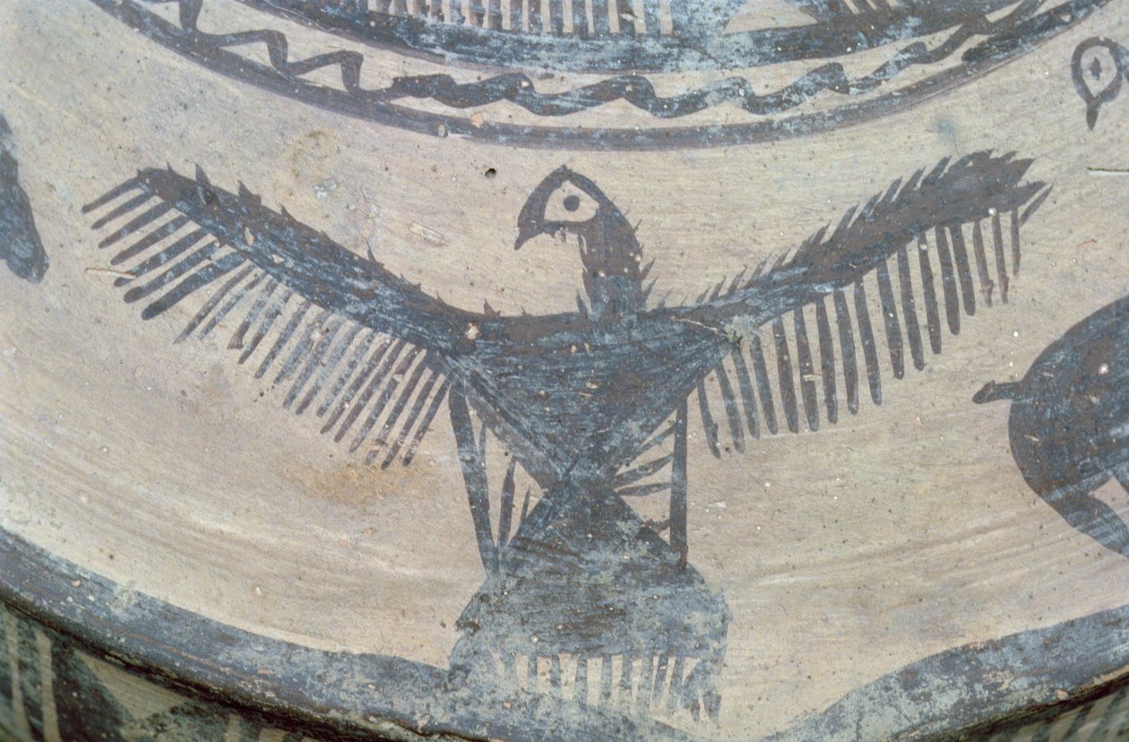Raubvogel mit ausgebreiteten Flügeln, von der Oberseite eines großen Gefäßes, Fasa-Keramik, ca. 2000 v. Chr. (Detail) von Elamite