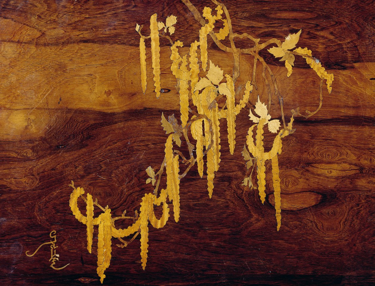 Mit Pflanzenmotiv eingelegt, Detail von Jugendstil-Nesttischen, ca. 1900, von Emile Galle (1846-1904), Detail, Frankreich, 20. Jahrhundert von Emile Galle