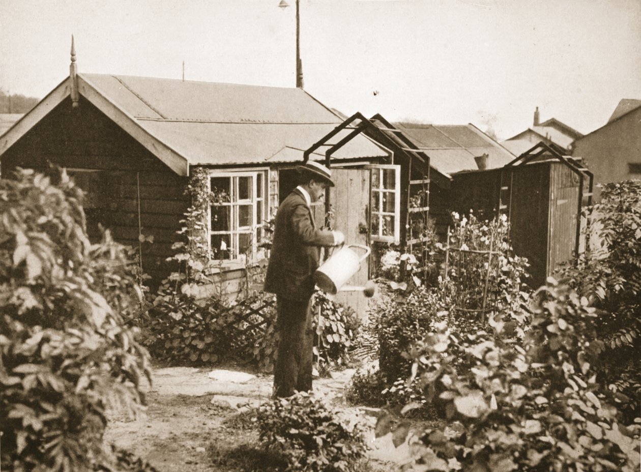 Ein Chalet in den Gärten, Lofthouse Park, Illustration aus Deutsche Gefangene in Großbritannien von English Photographer