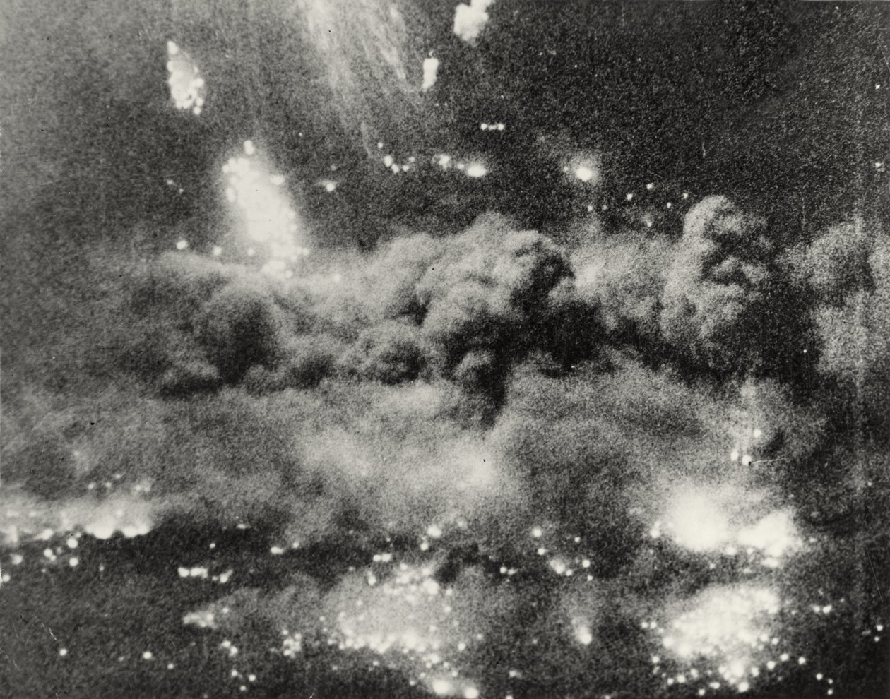 Fotografie mit Ansichten von Berlin, einschließlich Bombenschäden, Deutschland, 1945 von English Photographer