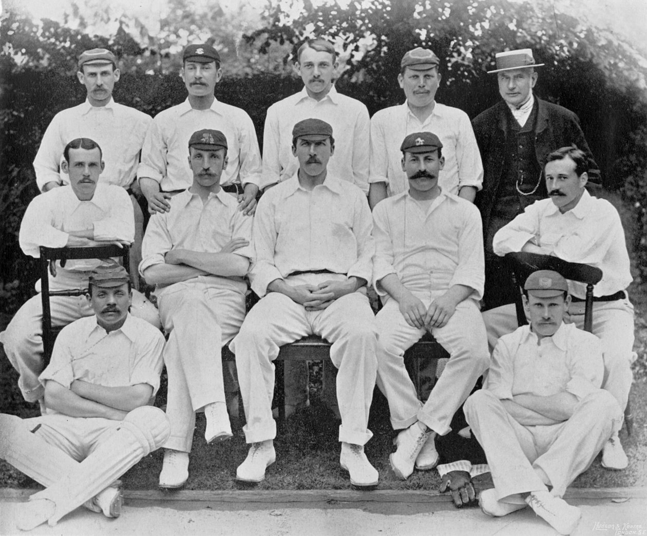 Das Players-Team aus dem Gentlemen-vs-Players-Match in Lords 1894, aus Berühmte Cricketspieler und Cricketplätze, veröffentlicht von Hudson und Kearns, 1895 von English Photographer