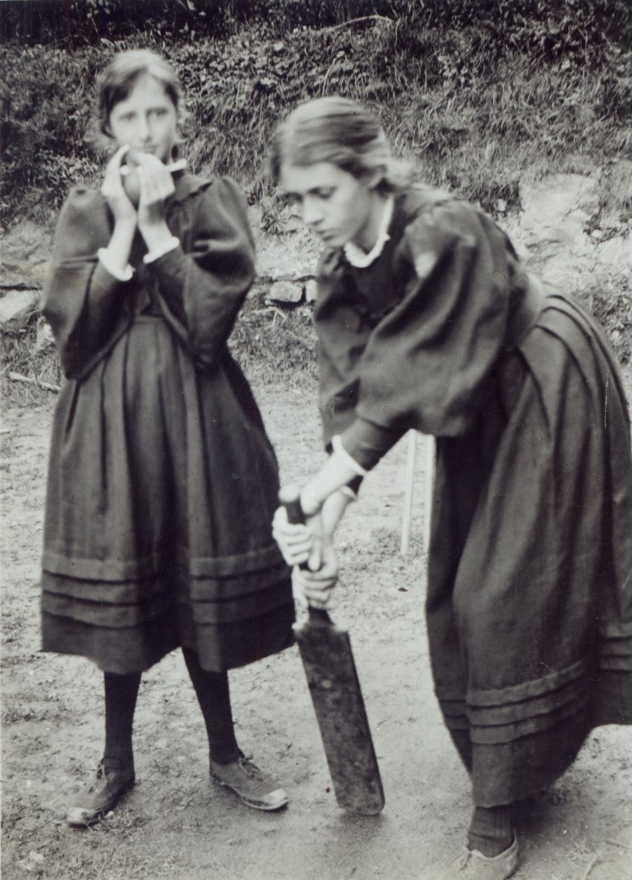 Virginia und Vanessa Stephen, in St. Ives, 1894 von English Photographer