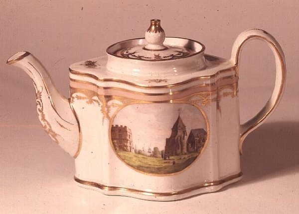 New Hall-Teekanne, bemalt mit Ansicht von Dover Castle, ca. 1800 von English School