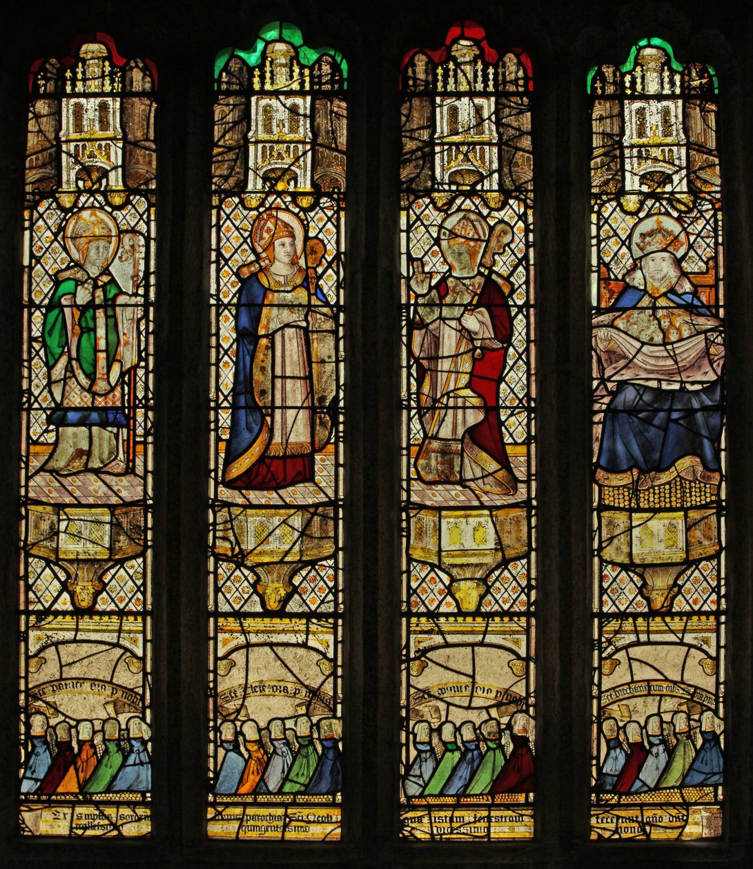 Fenster n4, das drei Bischofsheilige und den Schoß Abrahams darstellt (Buntglas) von English School