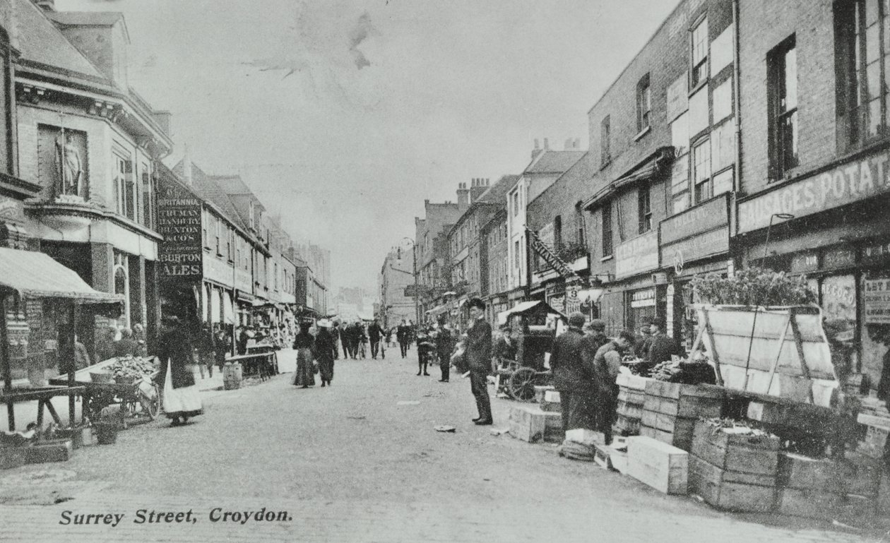 Britannia, Surrey Street, Croydon: Straßenmarkt, 1890 von English Photographer