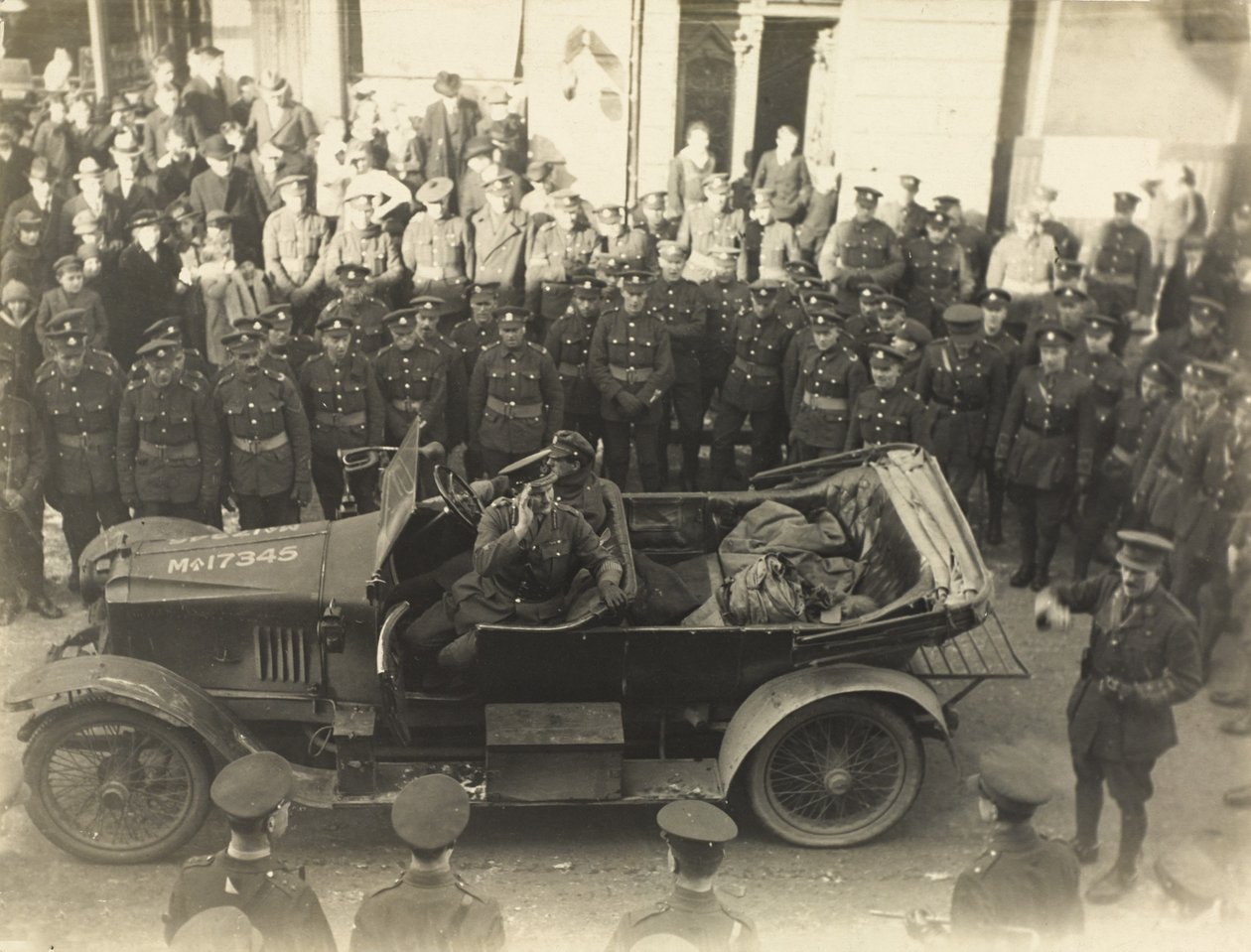 Aus einem Album mit 134 Fotografien im Zusammenhang mit dem Ersten Weltkrieg, Westfront, 1914-18 von English Photographer