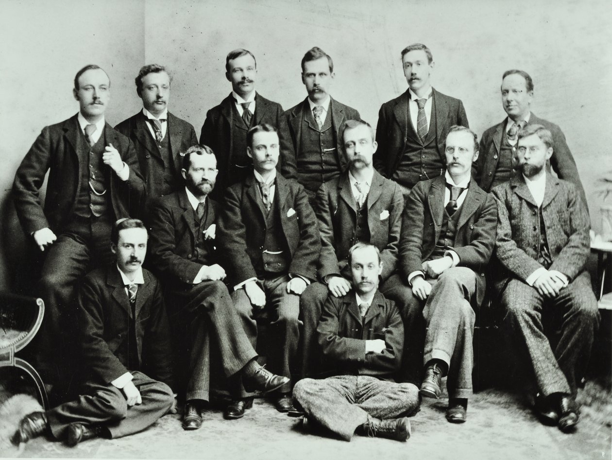 Rosendale Road School: Gruppe von Lehrern, 1897 von English Photographer