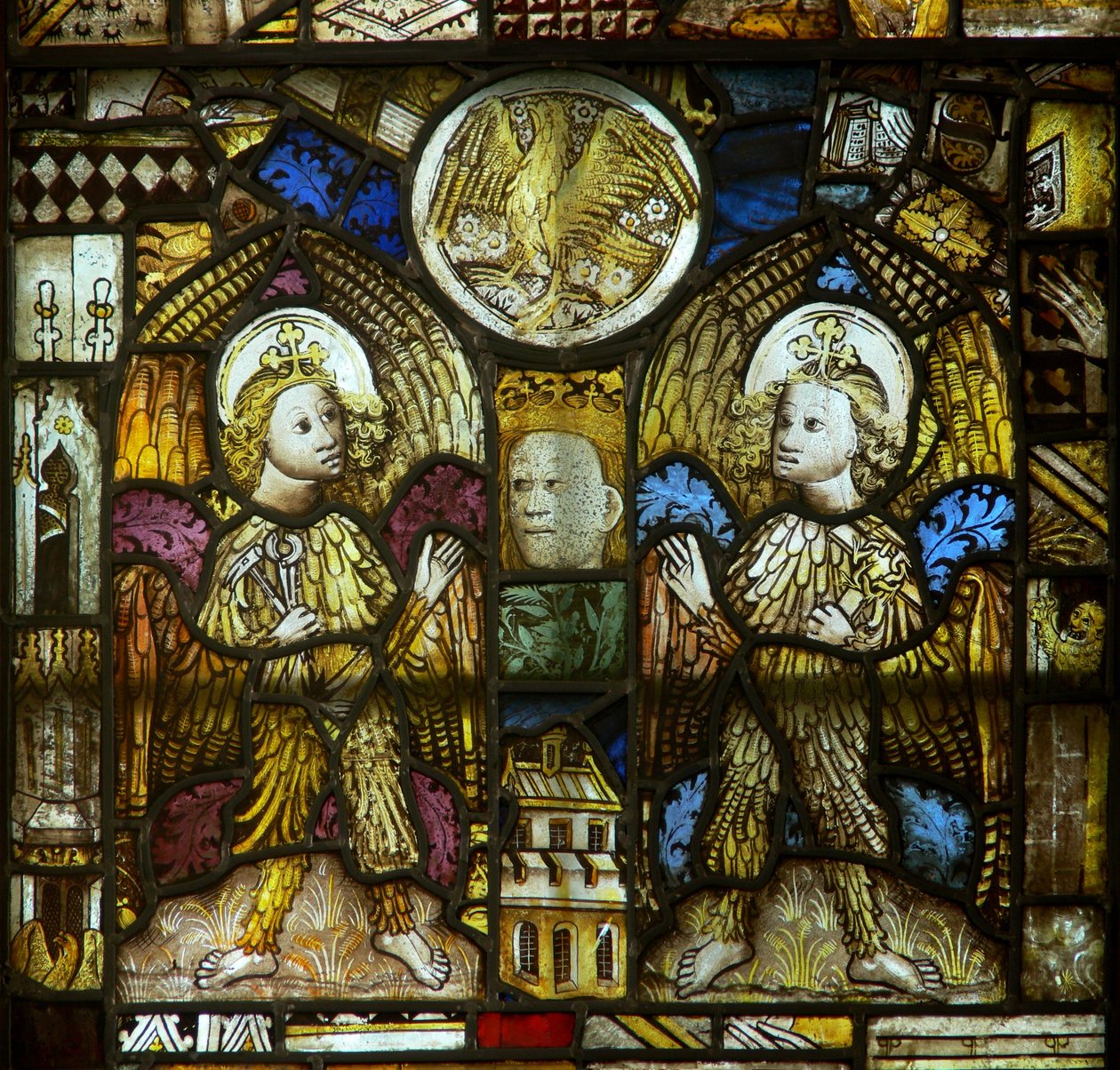 Geflügelte Engel mit Leidenswerkzeugen; auch der Adler des Heiligen Johannes zwischen Fragmenten von English School