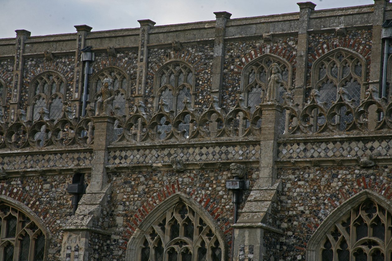 Detailansicht der Südseite der Kirche von English School