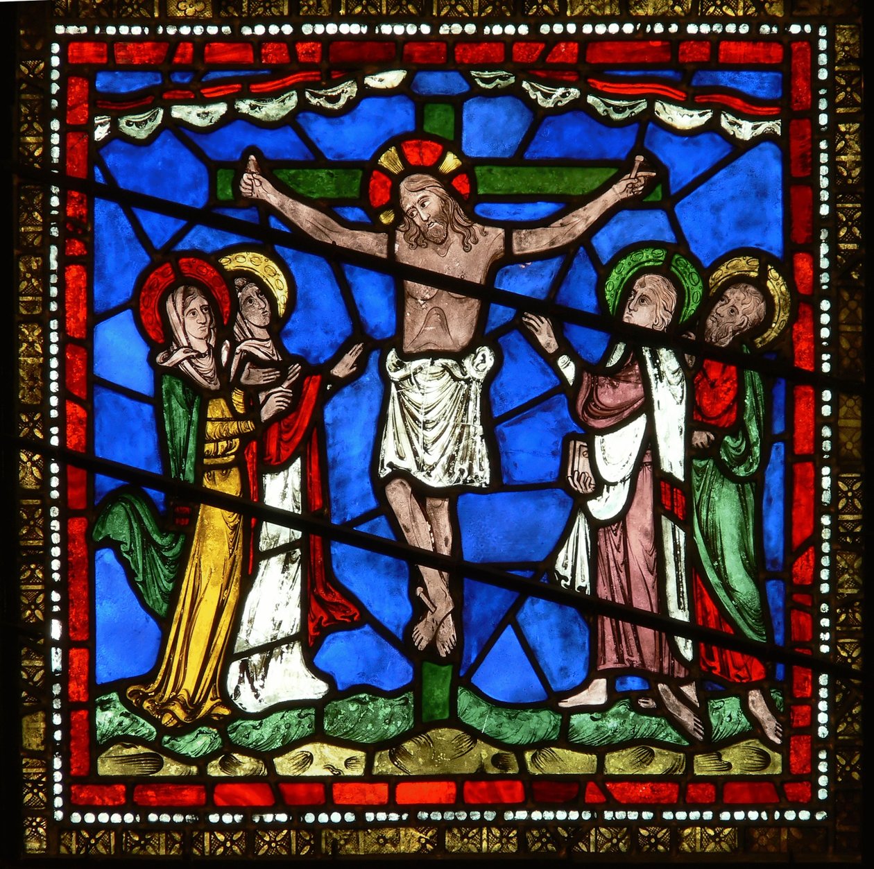 Detail aus dem Ostfenster der Dreifaltigkeitskapelle mit der Kreuzigung von English School