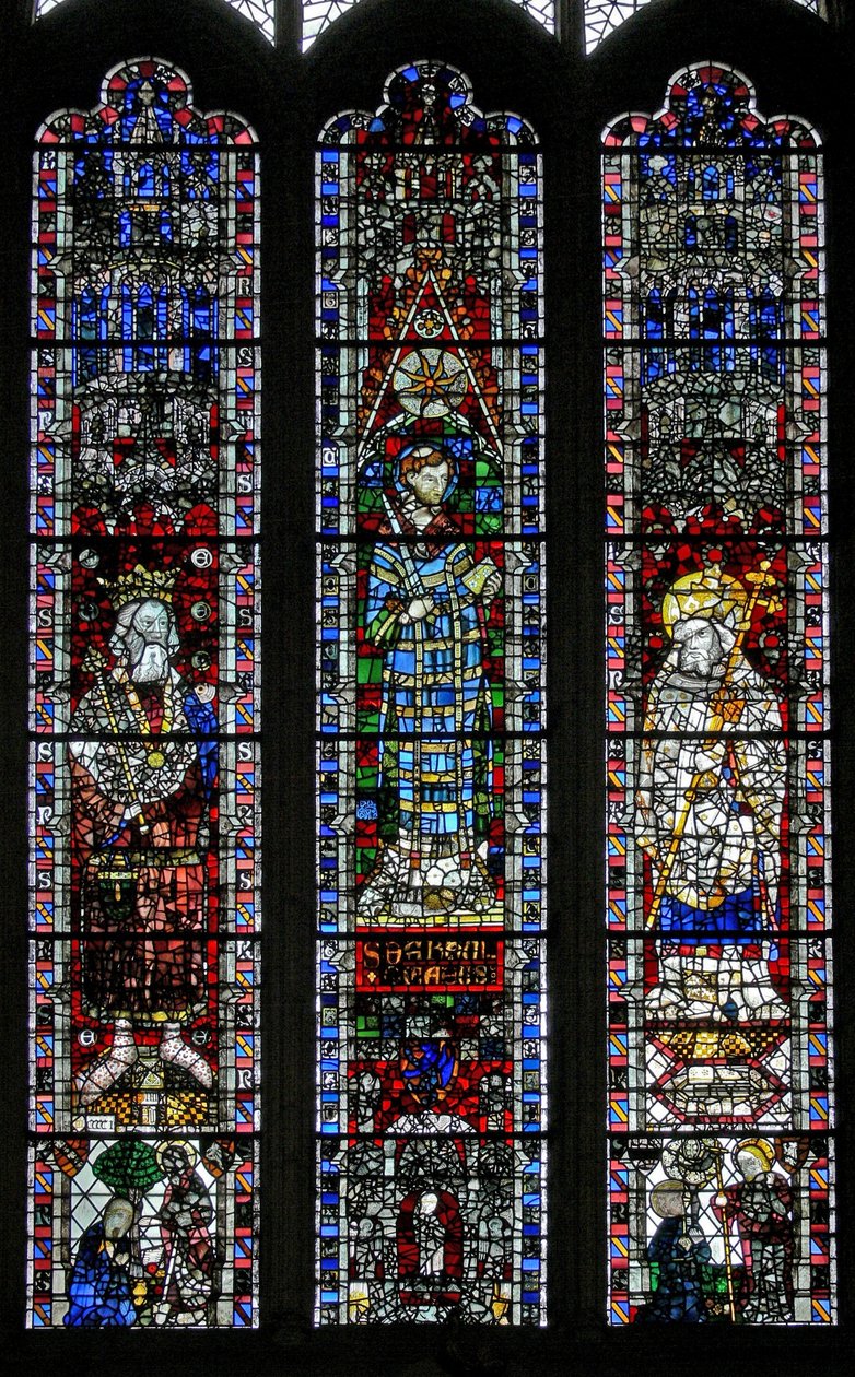 Fenster w4, St. Eduard der Bekenner, St. Vinzenz, St. Petrus darstellend von English School