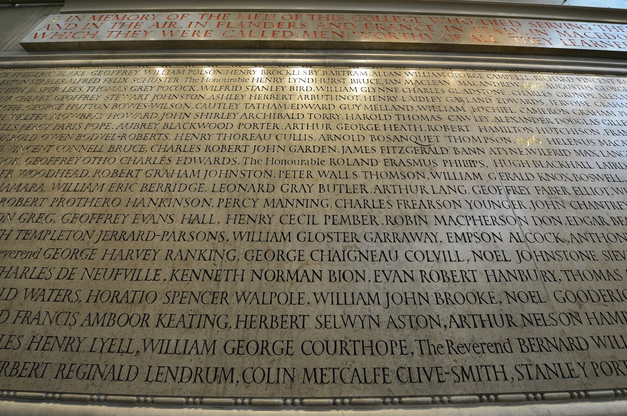 Denkmal für die Mitglieder des New College, Oxford, die im Ersten Weltkrieg ihr Leben verloren von Eric (workshop of) Gill