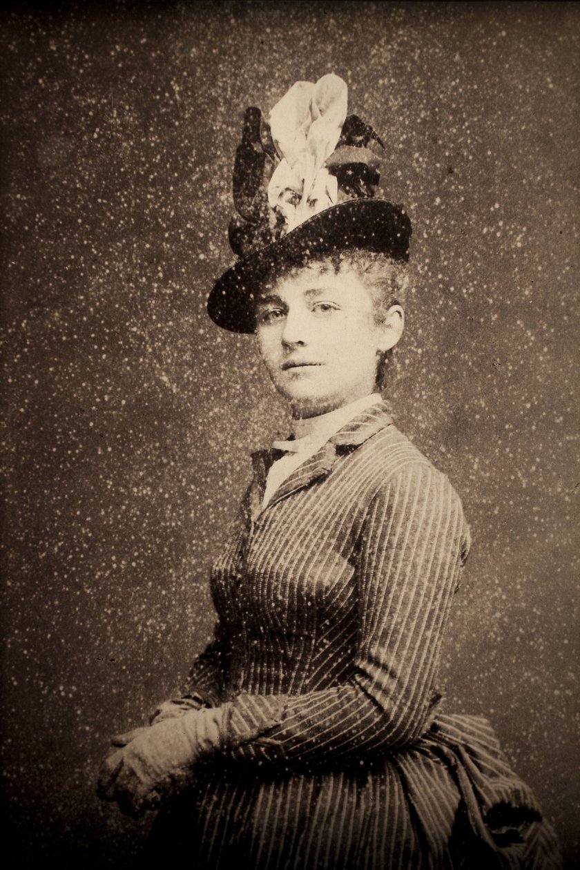 Camille Claudel (1864-1943). Fotografisches Porträt um 1886, von Etienne Carjat (1828-1906). Rückzug. Musee des Beaux Arts de Poitiers (Frankreich) von Etienne Carjat