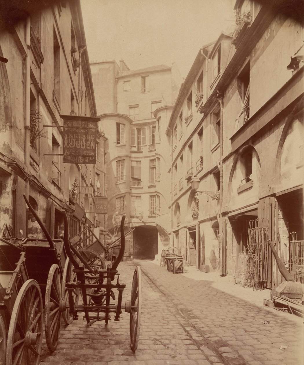 Cour du Dragon (Drachenhof) von Eugène Atget