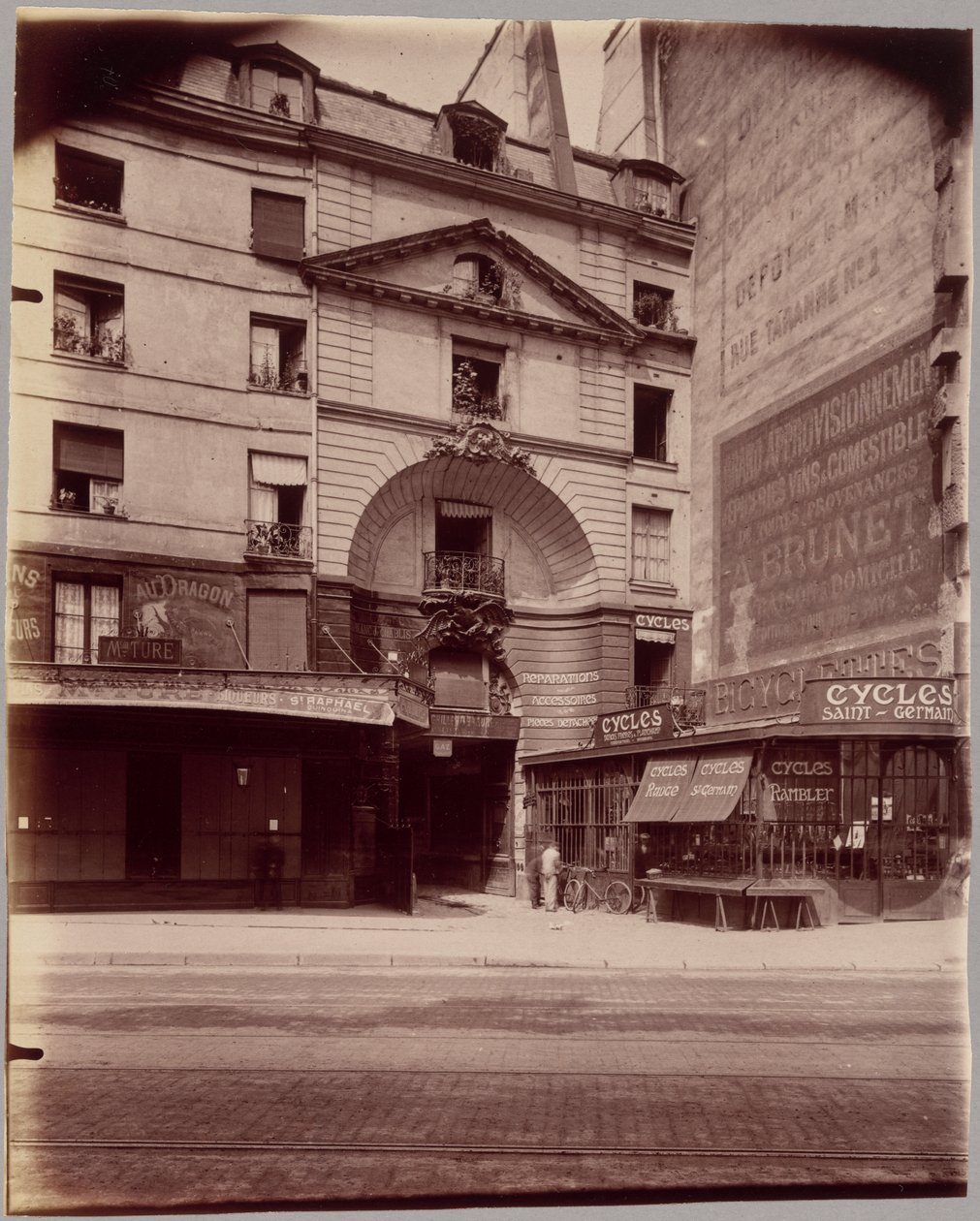 Hof des Drachen von Eugène Atget