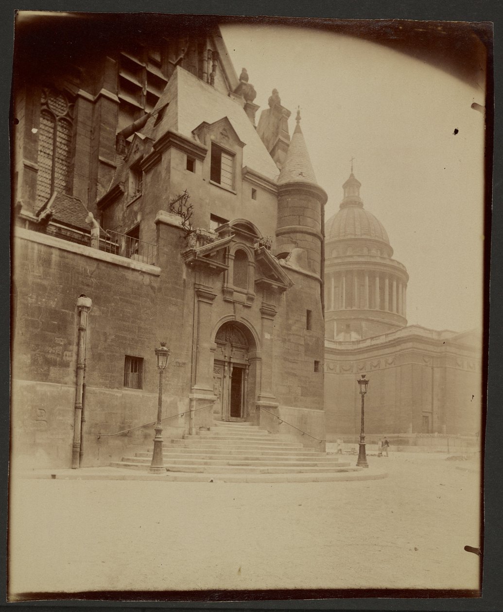 [Eglise Saint-Etienne du Mont und Panthéon] von Eugène Atget