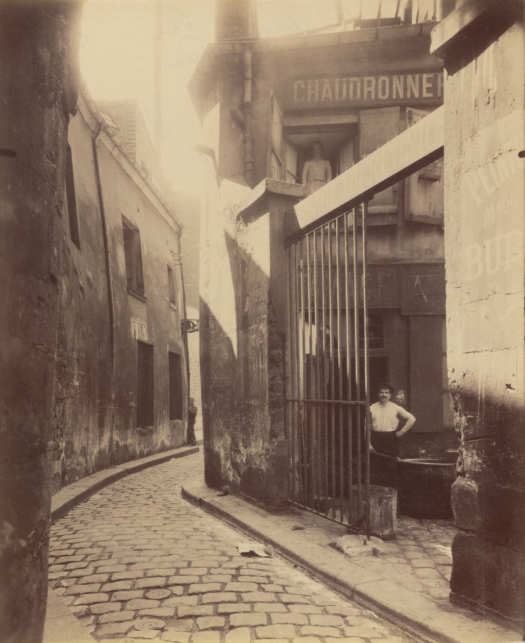 Eingang zur Passage de la Réunion, Rue du Maure 1 und 3, 3. Arrondissement von Eugène Atget