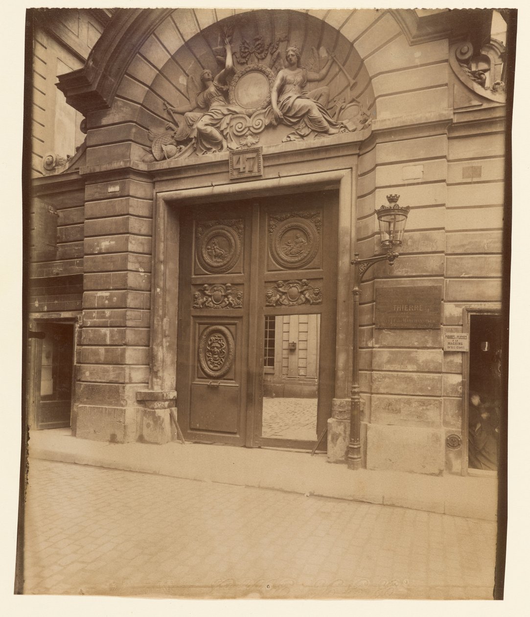 Hôtel des Ambassadeurs de Hollande, 47 rue Vieille-du-Temple von Eugène Atget