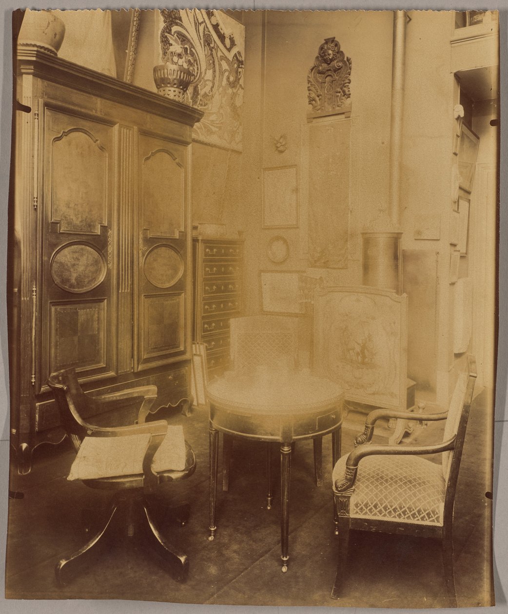 Innenraum von Herrn C., Dekorateur Wohnungen, Rue du Montparnasse von Eugène Atget