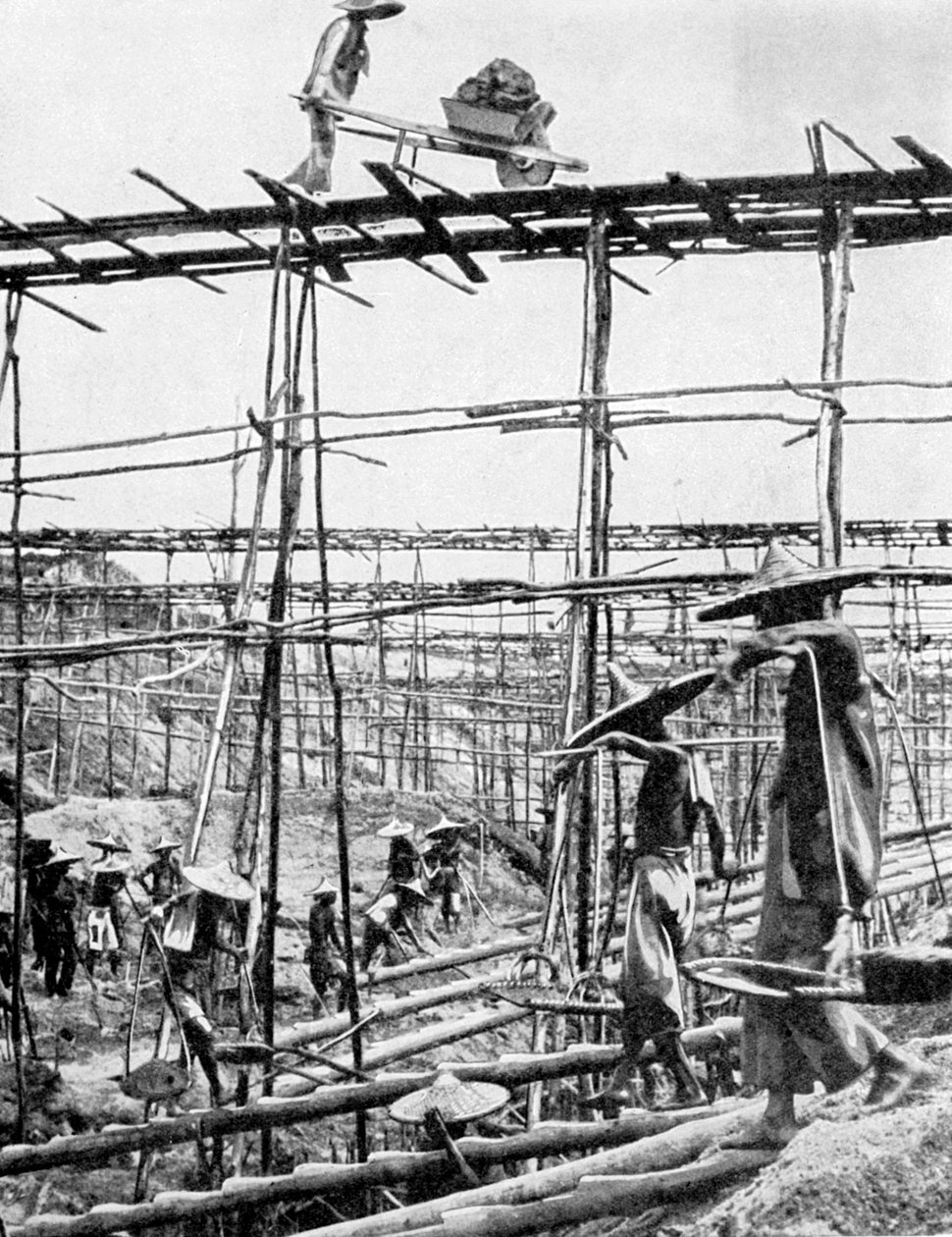 Primitive Methoden im reichsten Zinnbezirk der Welt, Taiping, China, 1936 von Ewing Galloway
