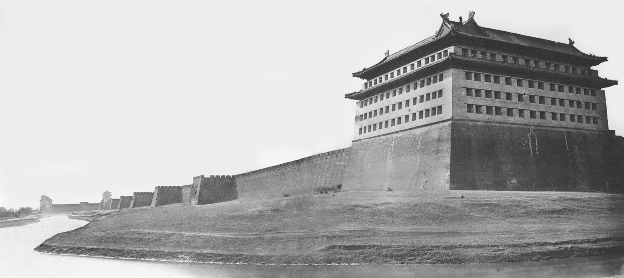 Nord- und Ostecke der Mauer von Peking, 1860 von Felice Beato