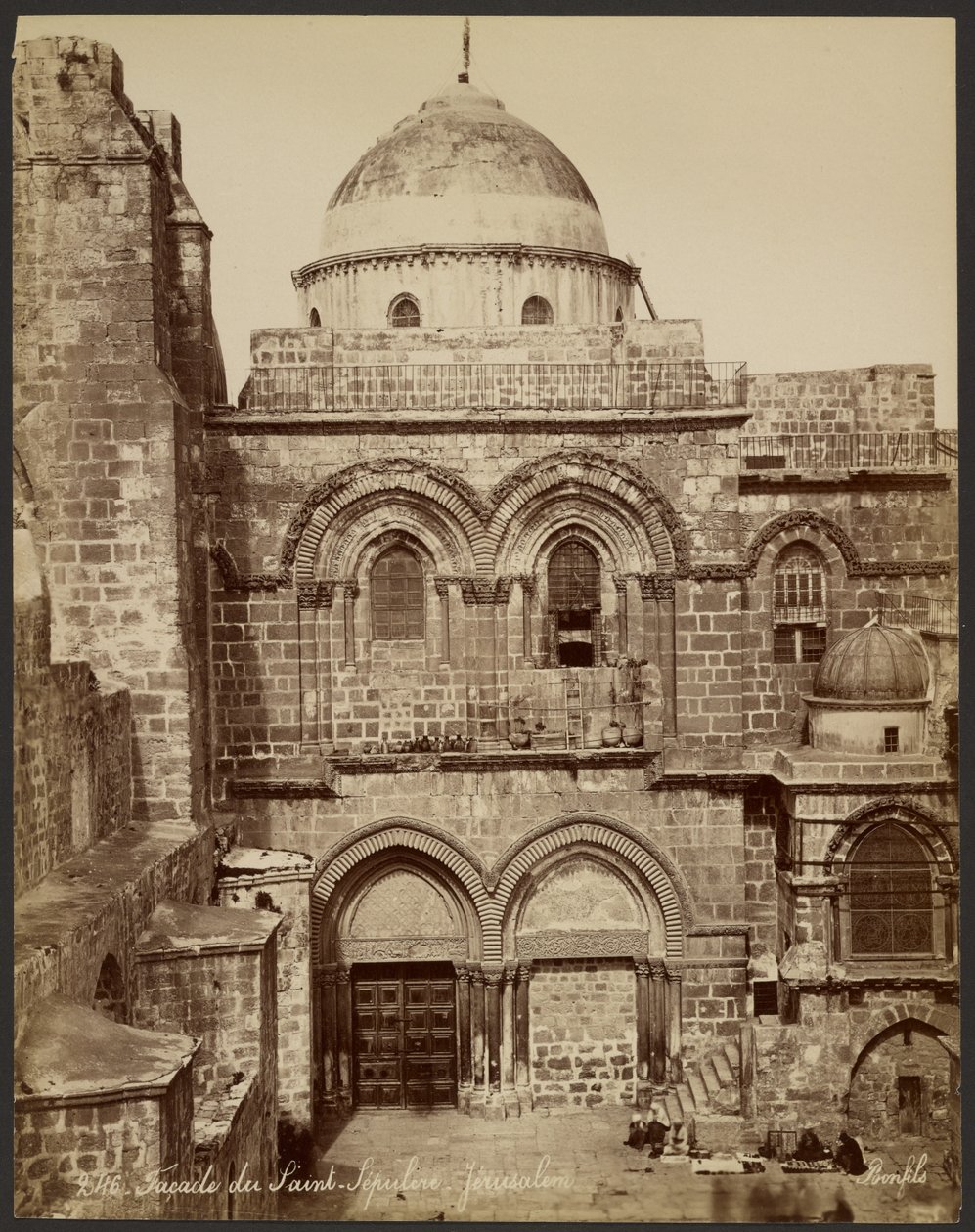 Fassade des Heiligen Grabes, Jerusalem von Félix Bonfils