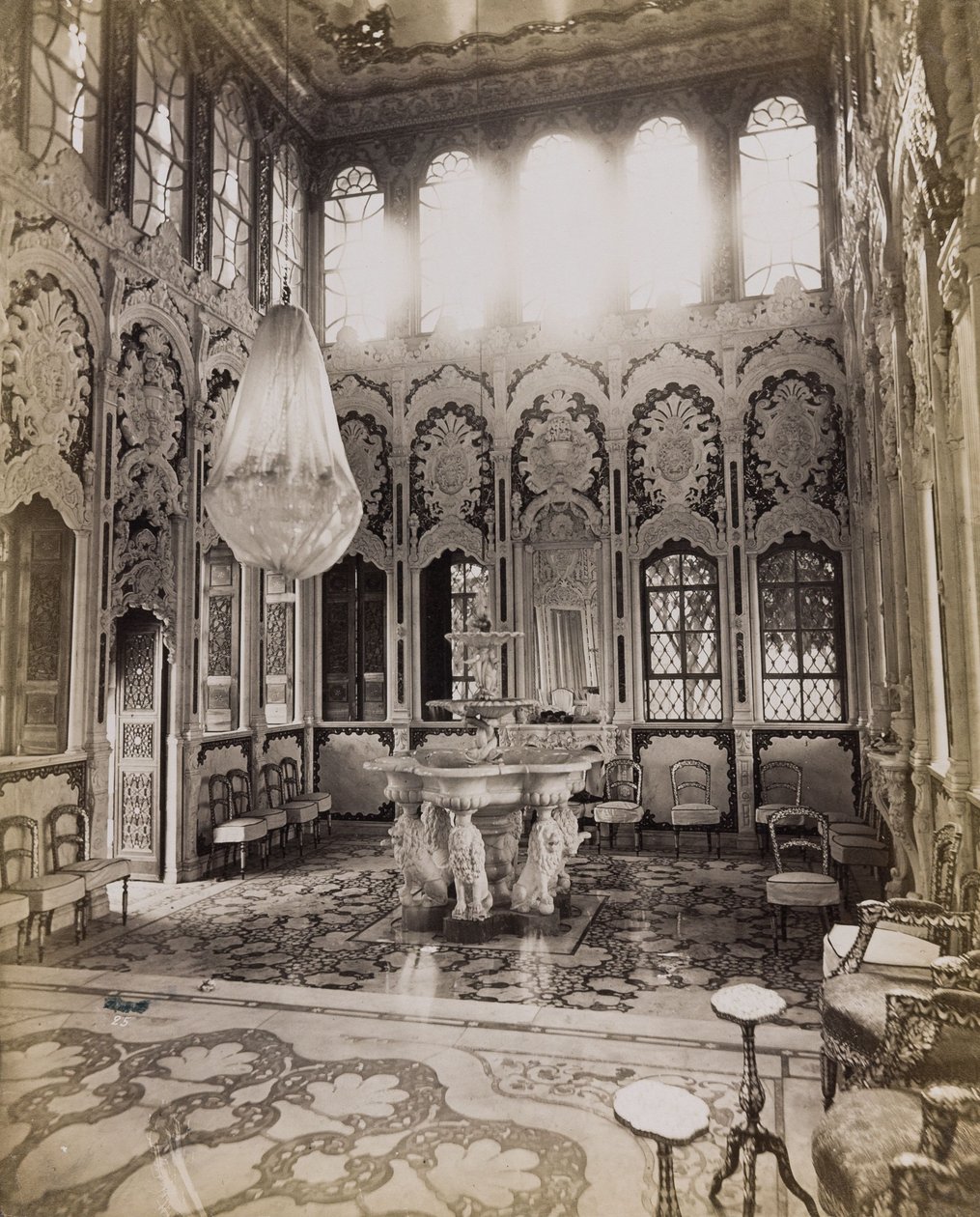 Innenraum eines Hauses in Damaskus von Félix Bonfils