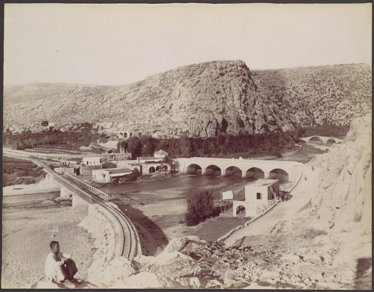 Les ponts du fleurs du chien von Félix Bonfils