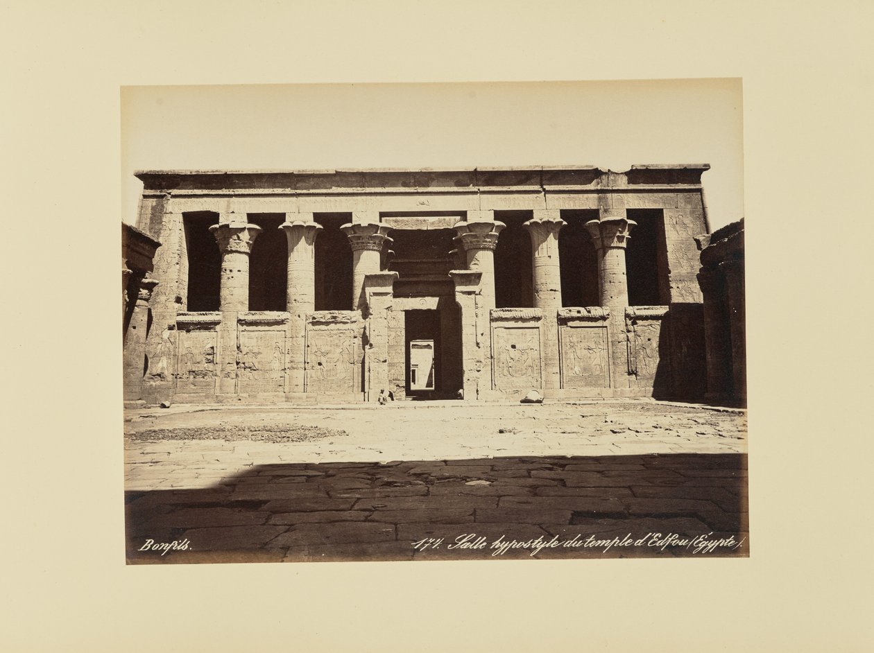 Säulenhalle des Tempels von Edfu (Ägypten) von Félix Bonfils