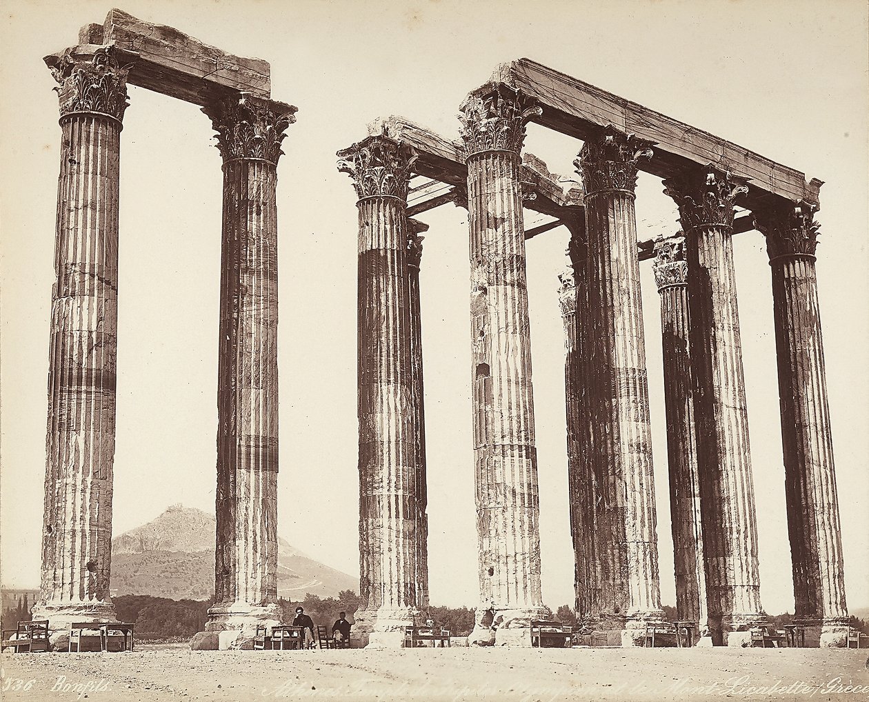 Das Olympeion oder der Tempel des Olympischen Zeus auf der Akropolis, Athen von Félix Bonfils
