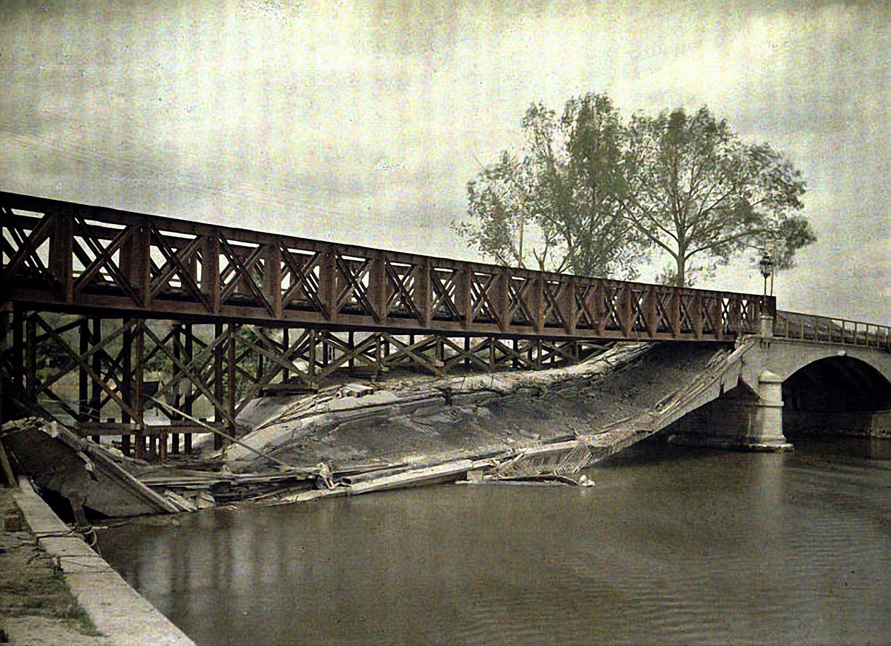 Zerstörte Brücke über die Aisne, wiederaufgebaut von Ingenieuren, Frankreich, 1917 von Fernand Cuville