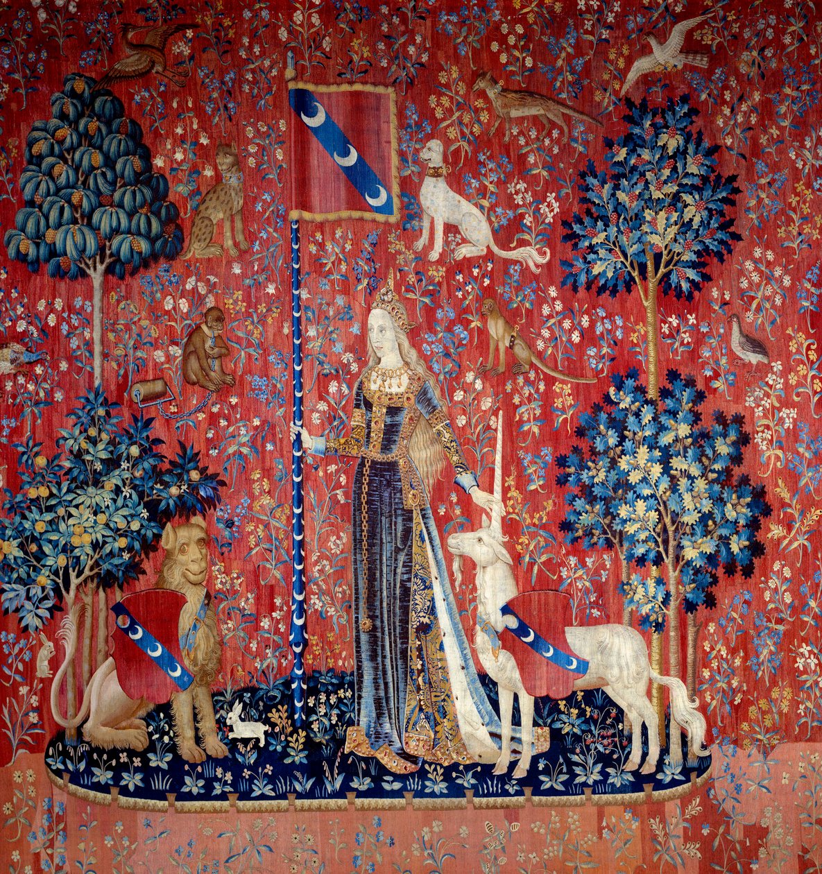 Eine junge Frau umgeben von einem Löwen, einem Einhorn, einem Affen, Kaninchen - Woll- und Seidentapisserie hergestellt zwischen 1484 und 1500, aus dem Schloss von Boussac, Creuse. Maße 3,7x4,7 m - Paris, Musée national du Moyen Âge, Thermes de Cluny - All von Flemish School