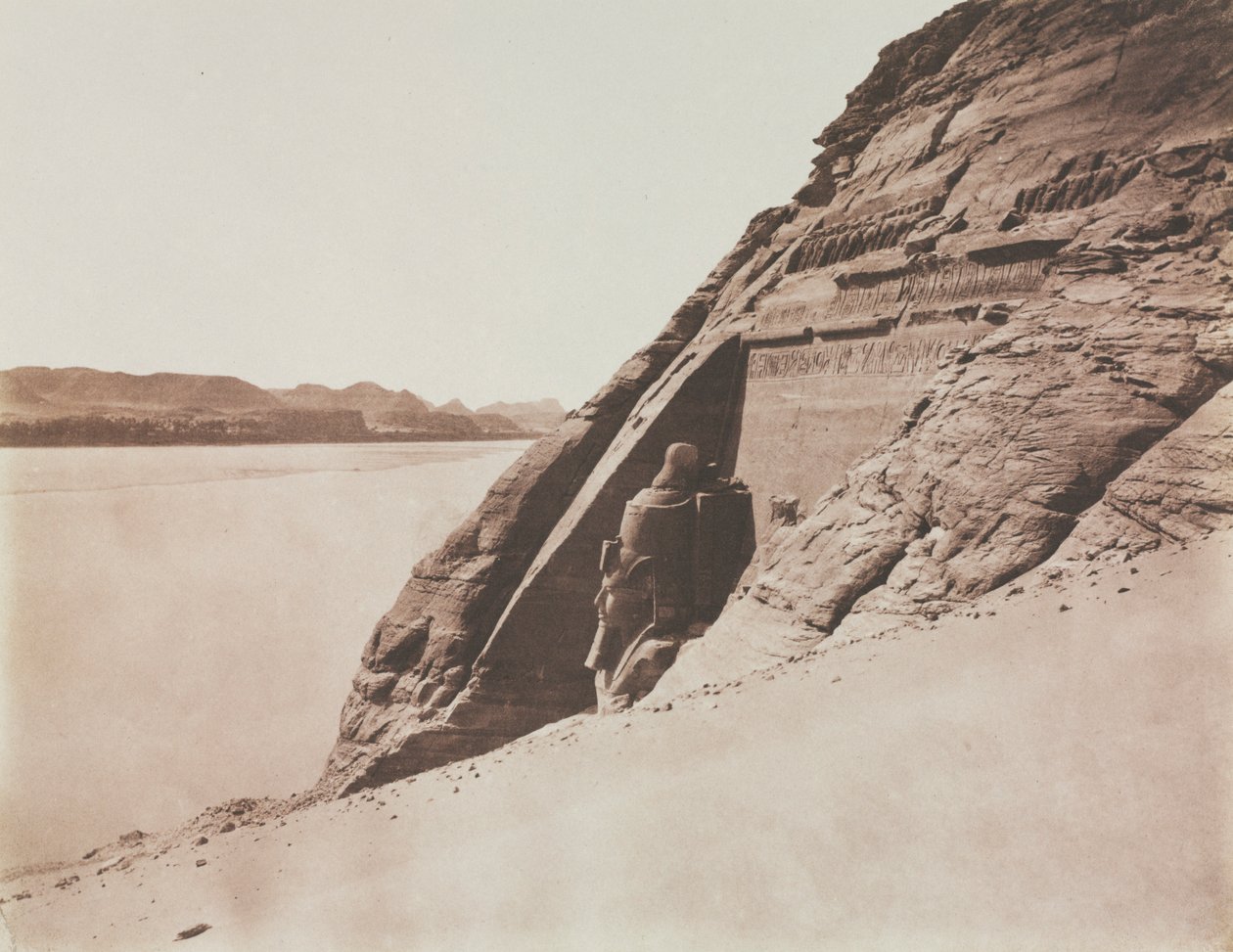 Großer Speos - Ansicht vom Sandhang, Tempel von Ramses II, Abu Simbel, 1851-1852 von Félix Teynard