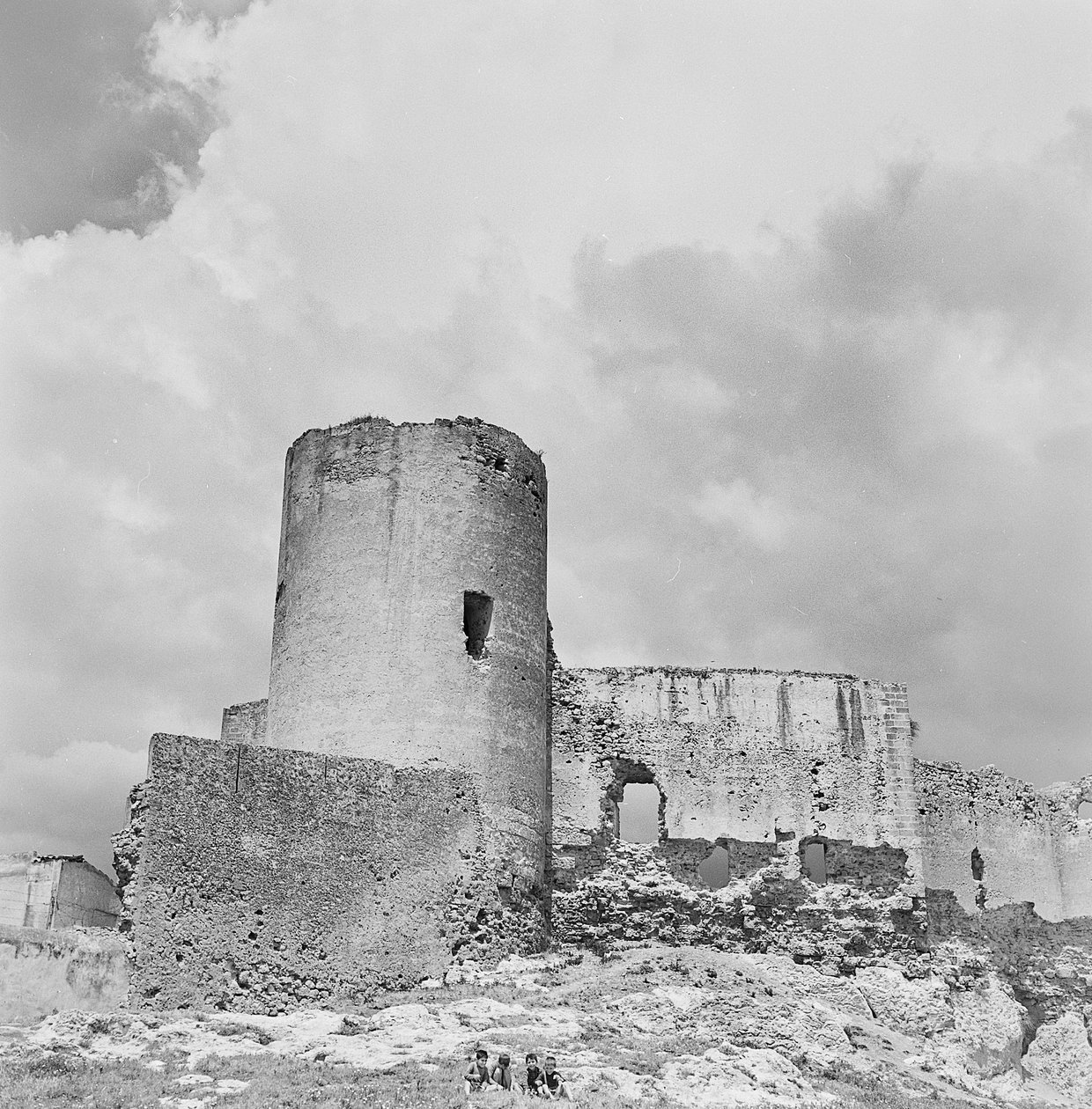 Schloss von Palma di Montechiaro, nahe Marina di Palma von Fosco Maraini