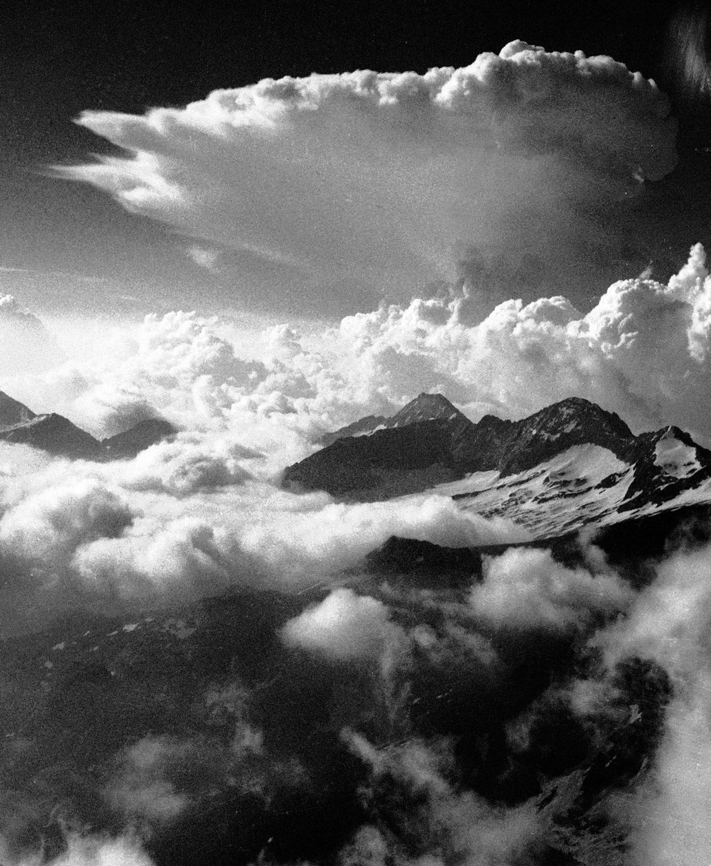 Aufstieg zum Breithorn, Gipfel der Monte Rosa Kette von Fosco Maraini